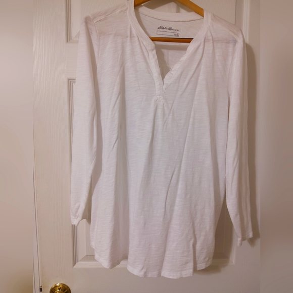 EDDIE BAUER LONG SLEEVE WHITE V-NECK XL - Picture 1 of 5